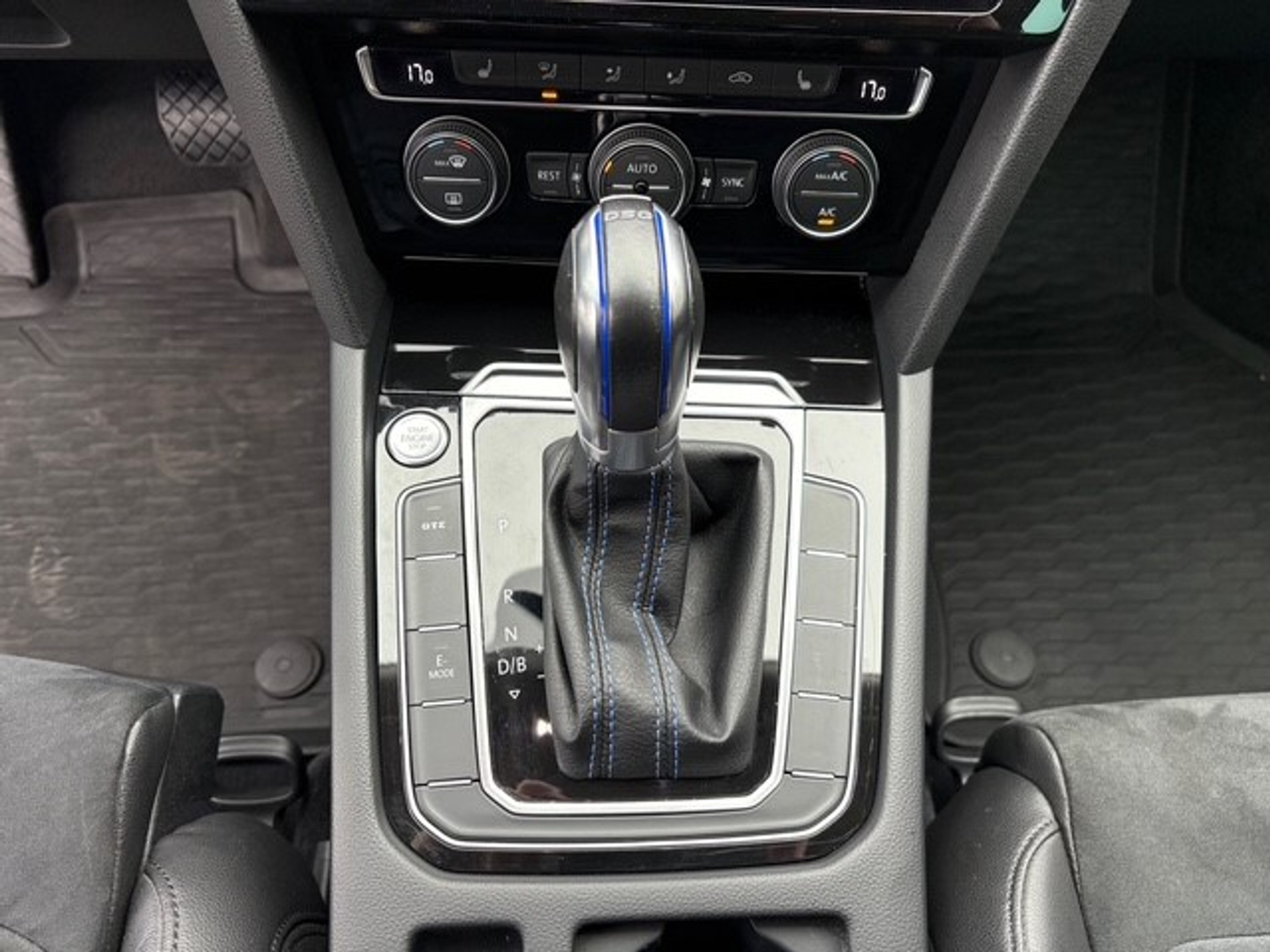 43743421-14.jpg