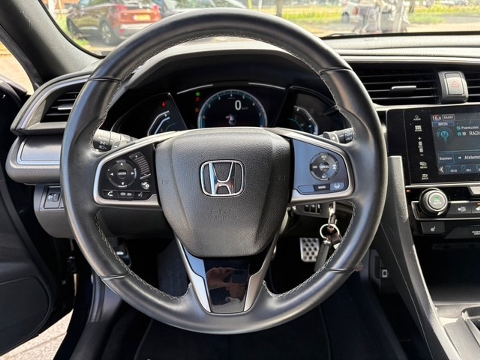 45061824-10.jpg
