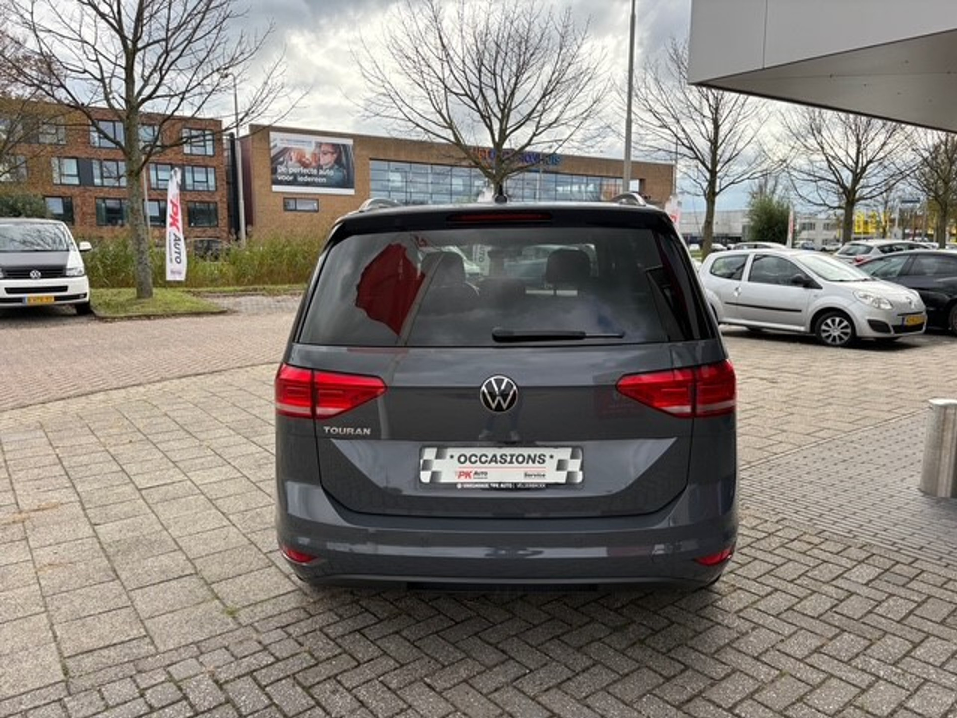 48491000-2.jpg